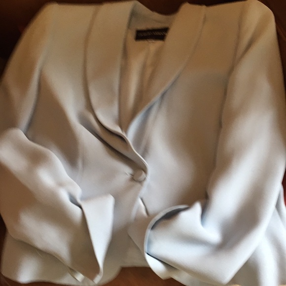 Georgia Armani suit - Picture 2 of 3